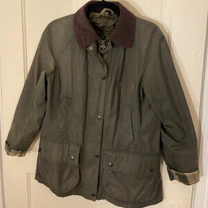 Barbour Women’s Waxed Jacket with Betty Interactive Liner – US 6
